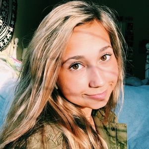 Meet your Posher, Sydni